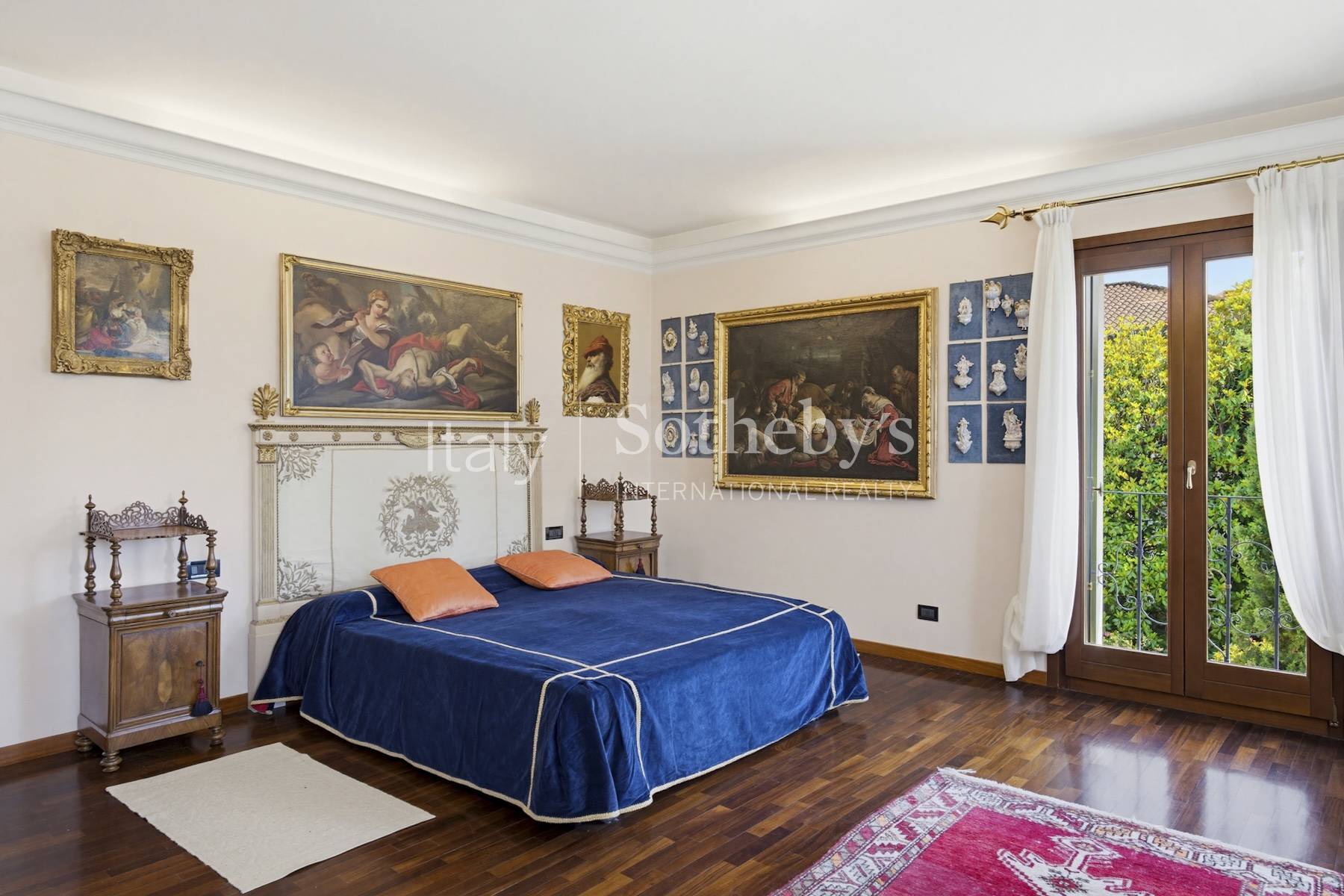  Restored country villa with an Italianstyle garden - 物件實景