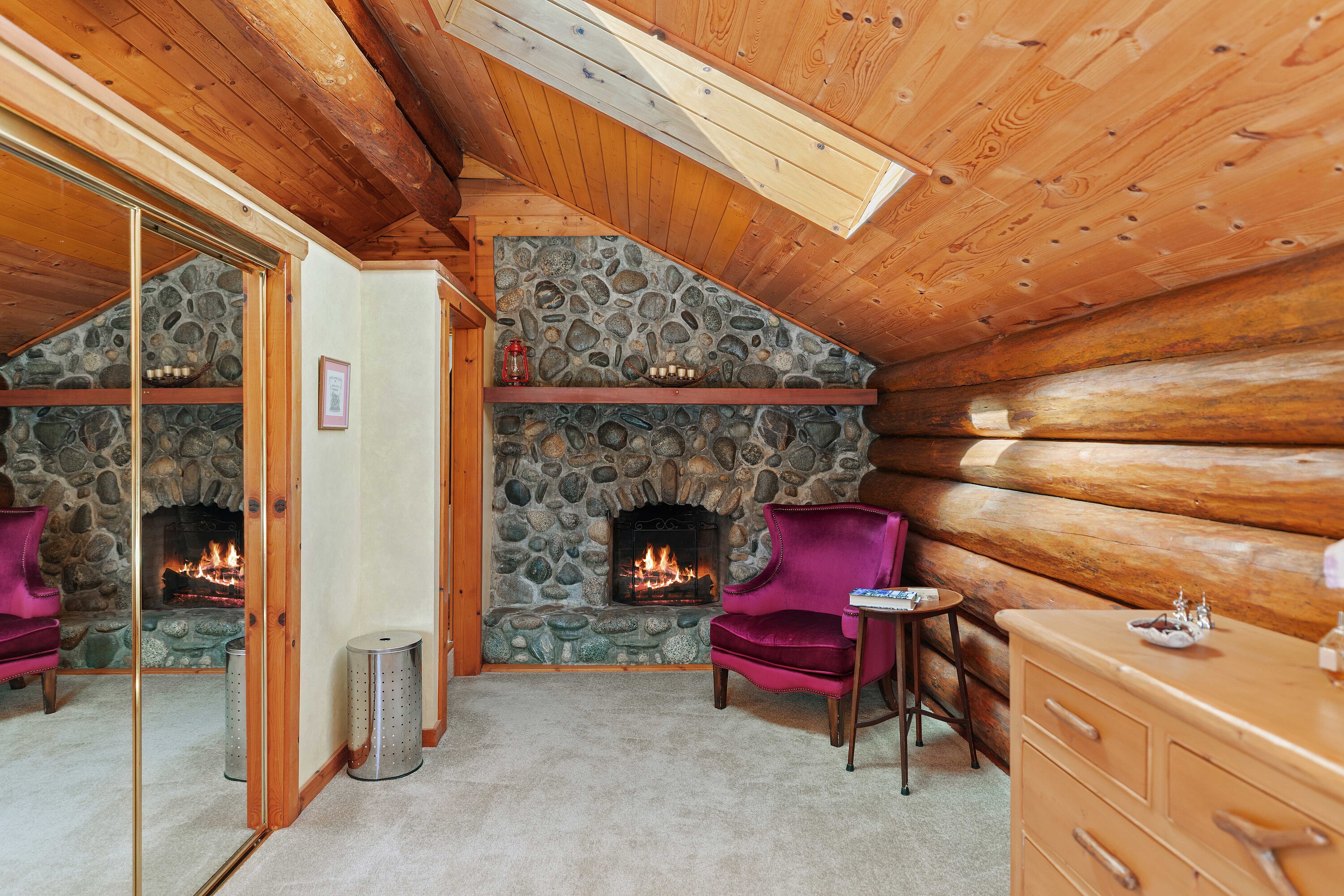  West Coast Cedar Log Home - 物件實景