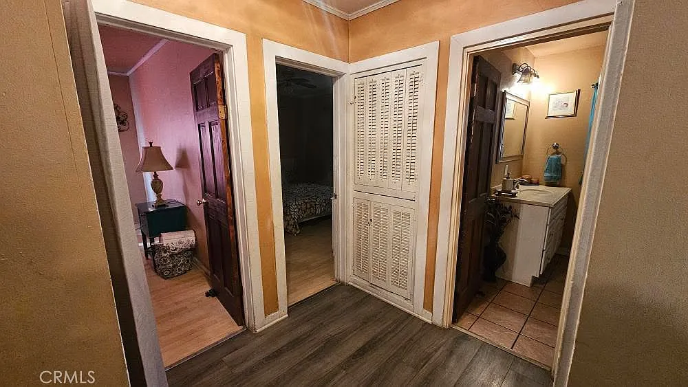 Los Angeles, California, 90011, United States, 2 Bedrooms Bedrooms, ,1 BathroomBathrooms,Residential,For Sale,1980316