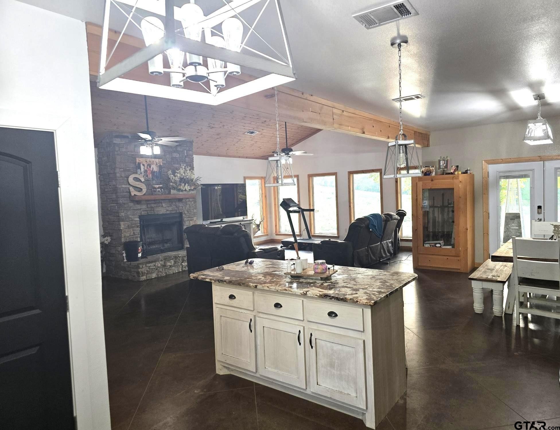 Hughes Springs, Texas, 75656, United States, 4 Bedrooms Bedrooms, ,3 BathroomsBathrooms,Residential,For Sale,1974783