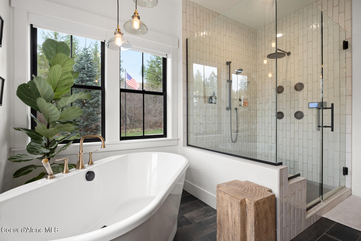 Coeur d'Alene, Idaho, 83814, United States, 4 Bedrooms Bedrooms, ,4 BathroomsBathrooms,Residential,For Sale,2044765