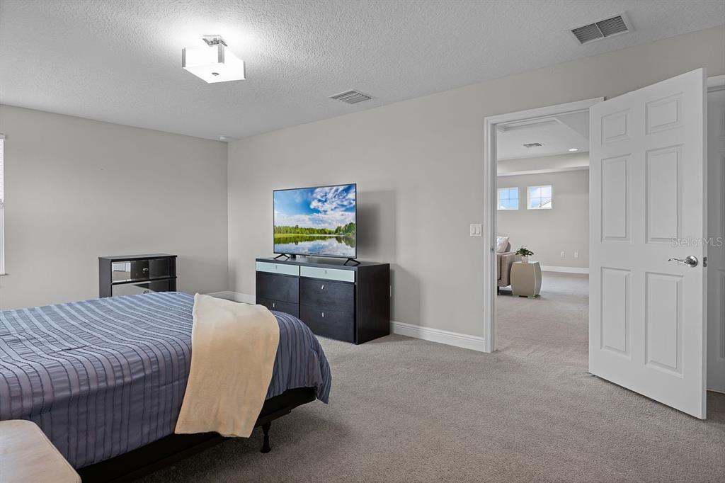 Lakeland, Florida, 33810, United States, 4 Bedrooms Bedrooms, ,3 BathroomsBathrooms,Residential,For Sale,1950901