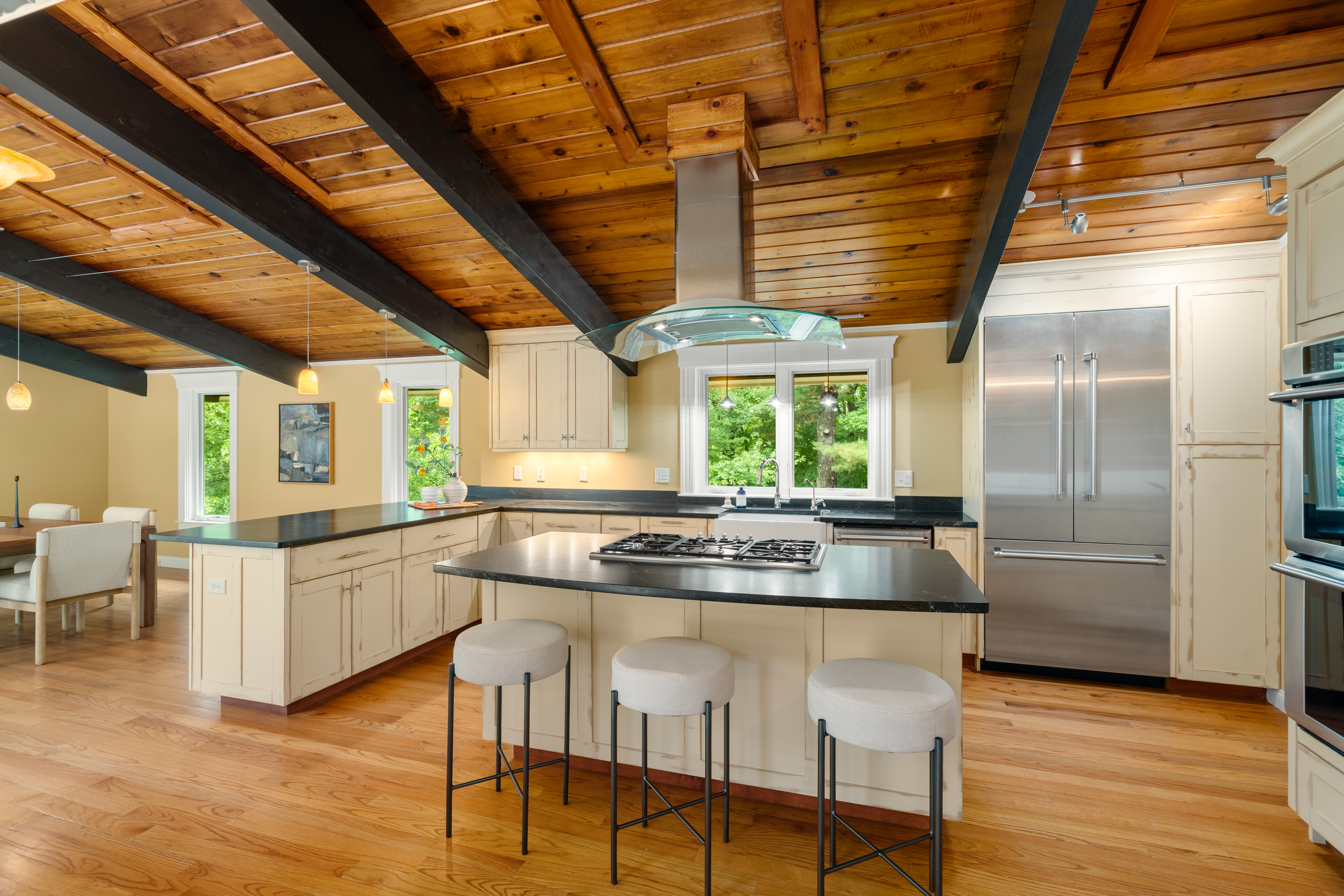  12 Forest Hill Road, Wayland, MA, 01778 - 物件實景