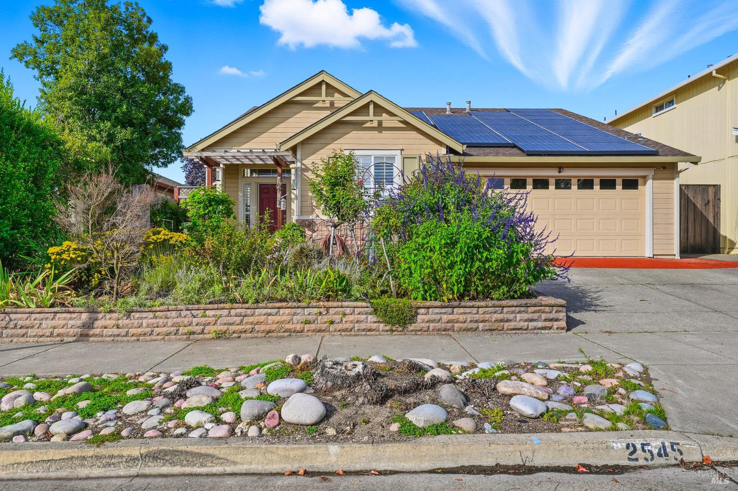 Santa Rosa, California, 95404, United States, 3 Bedrooms Bedrooms, ,2 BathroomsBathrooms,Residential,For Sale,1982129