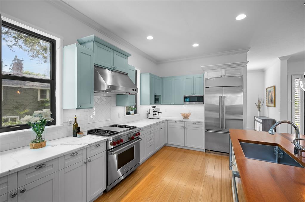 Sarasota, Florida, 34236, United States, 4 Bedrooms Bedrooms, ,4 BathroomsBathrooms,Residential,For Sale,1992105