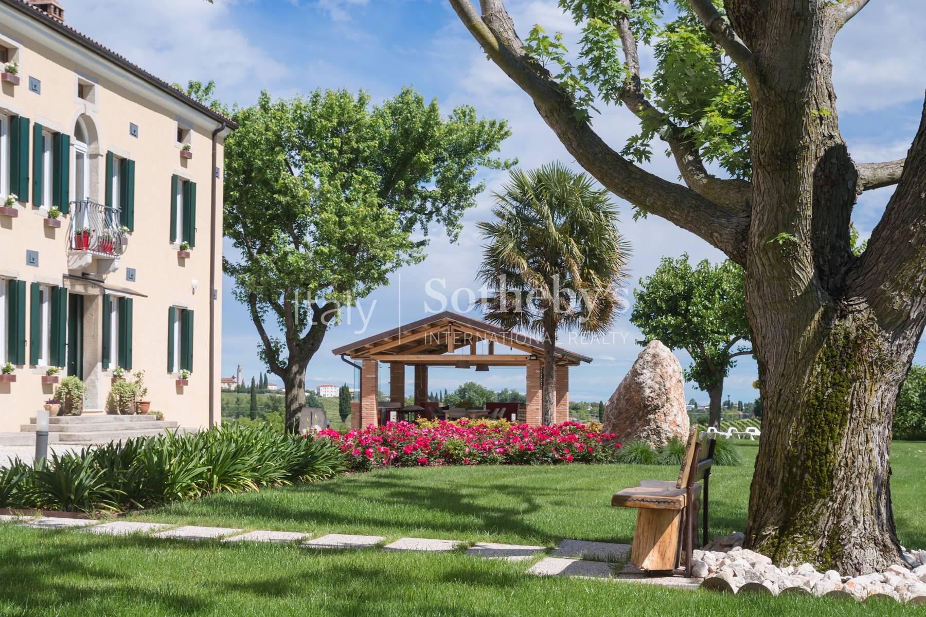  Restored farmhouse with hillside estate - 物件實景