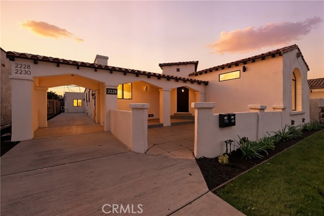 Los Angeles, California, 90043, United States, 6 Bedrooms Bedrooms, ,Residential,For Sale,1980930