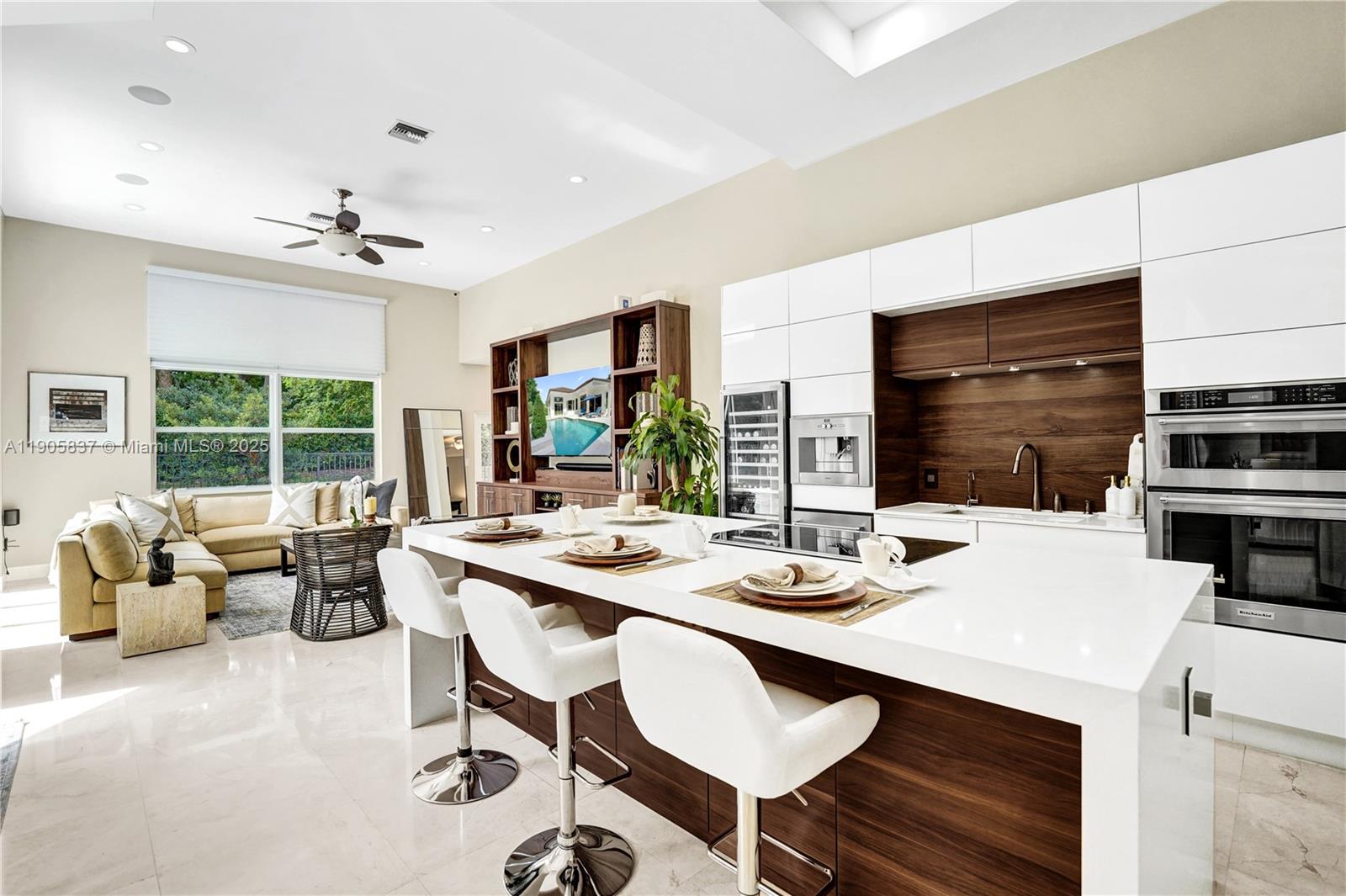 Weston, Florida, 33327, United States, 5 Bedrooms Bedrooms, ,3 BathroomsBathrooms,Residential,For Sale,1991859