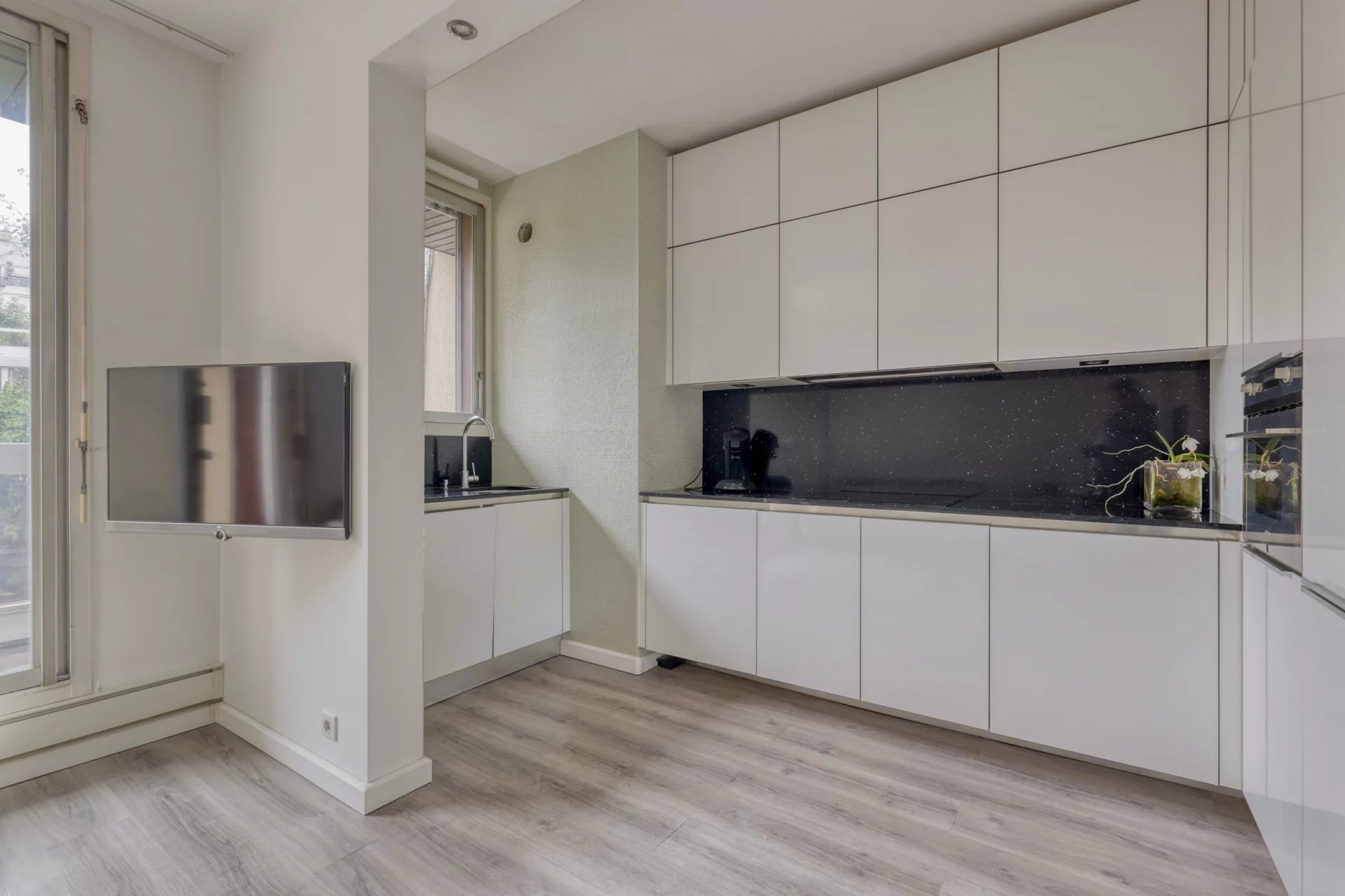 Boulogne-Billancourt, Île-de-France, 92100, FR, 1 Bedroom Bedrooms, ,2 BathroomsBathrooms,Residential,For Sale,1634819