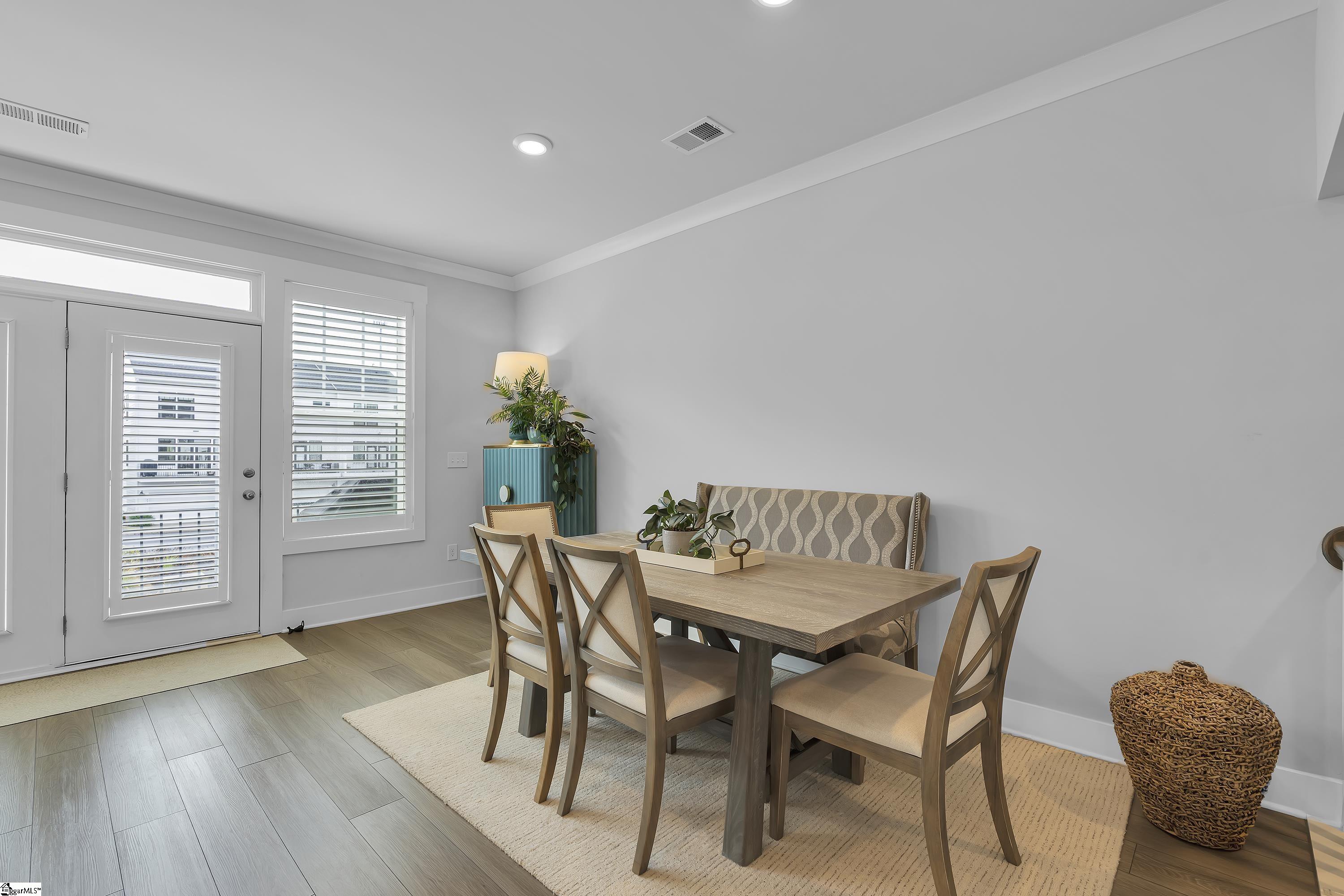 Greenville, South Carolina, 29605, United States, 3 Bedrooms Bedrooms, ,4 BathroomsBathrooms,Residential,For Sale,1958352