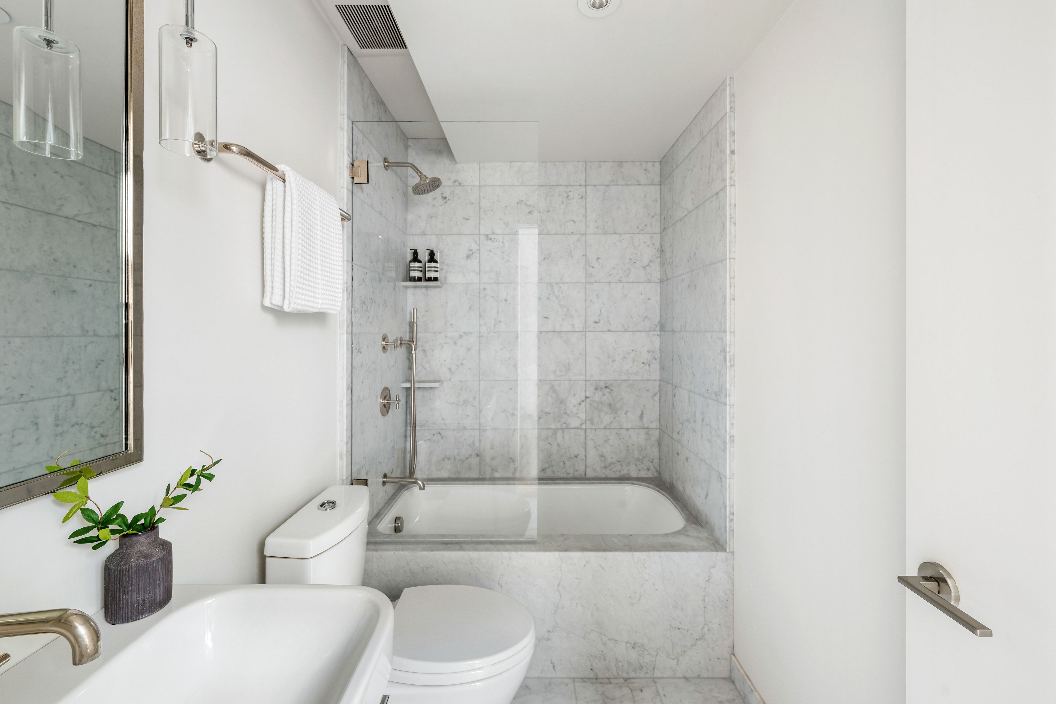  Contemporary Condo w/Large Deeded Garden - 物件實景