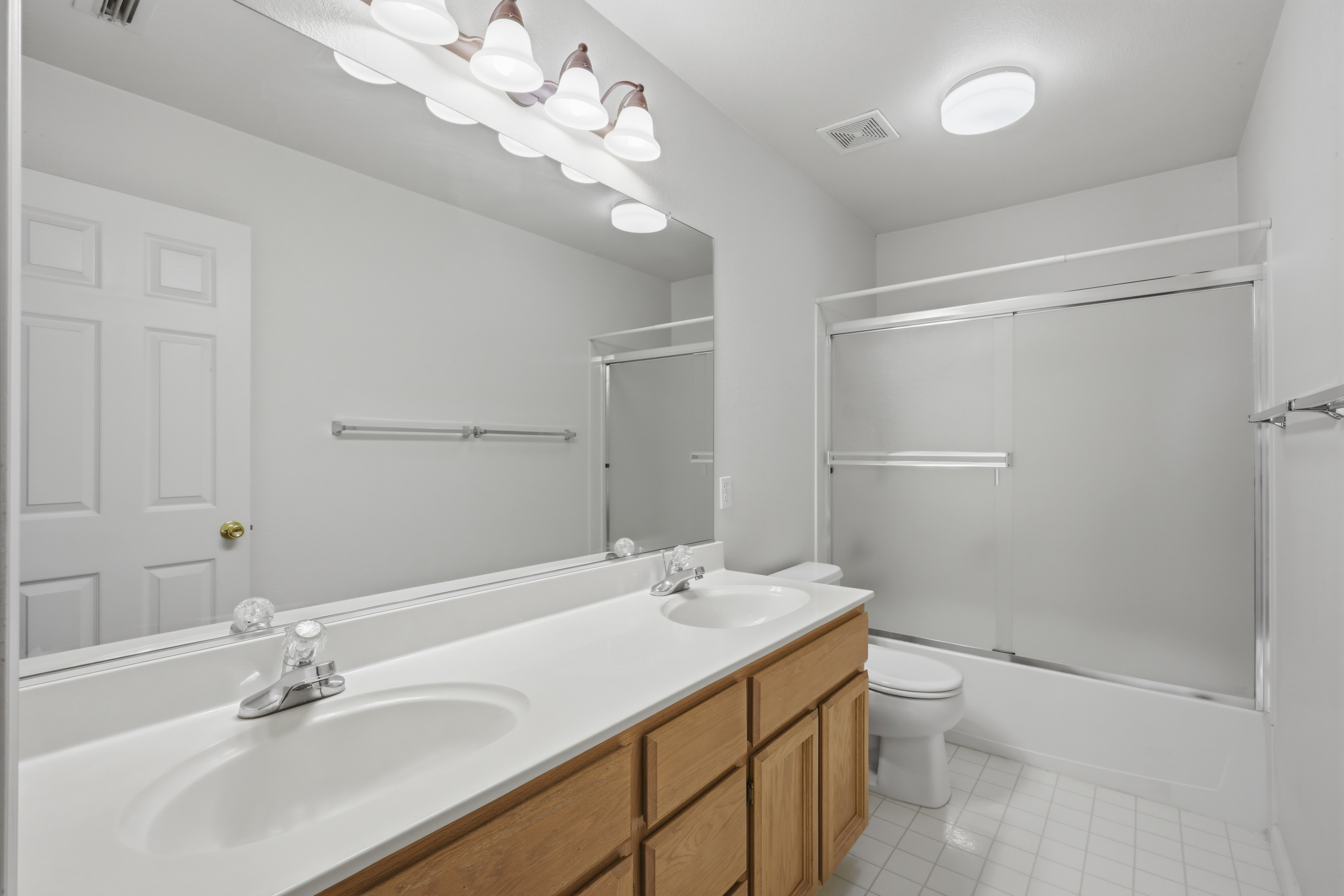  1240 Camino Capistrano, Roseville, CA 95747 - 物件實景