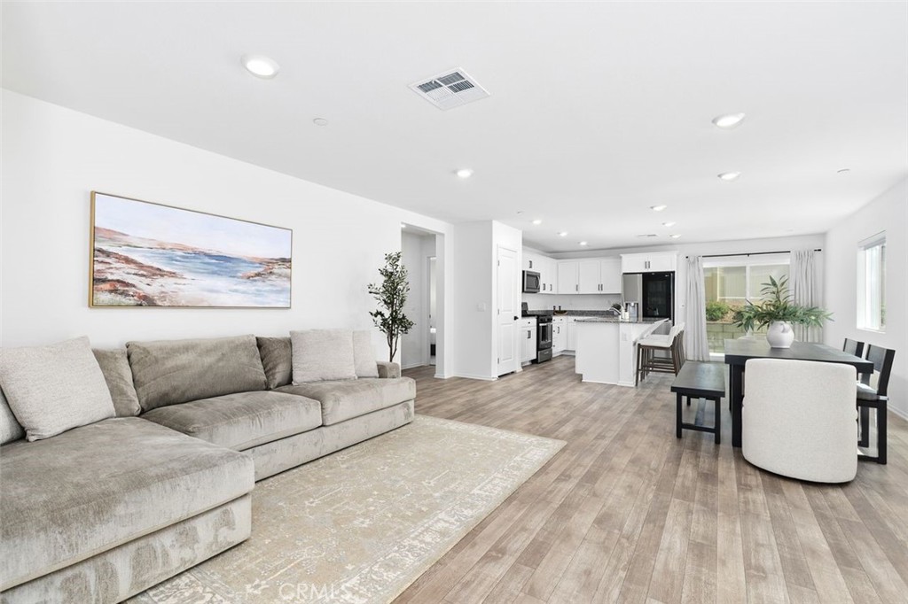 Winchester, California, 92596, United States, 5 Bedrooms Bedrooms, ,3 BathroomsBathrooms,Residential,For Sale,1986511