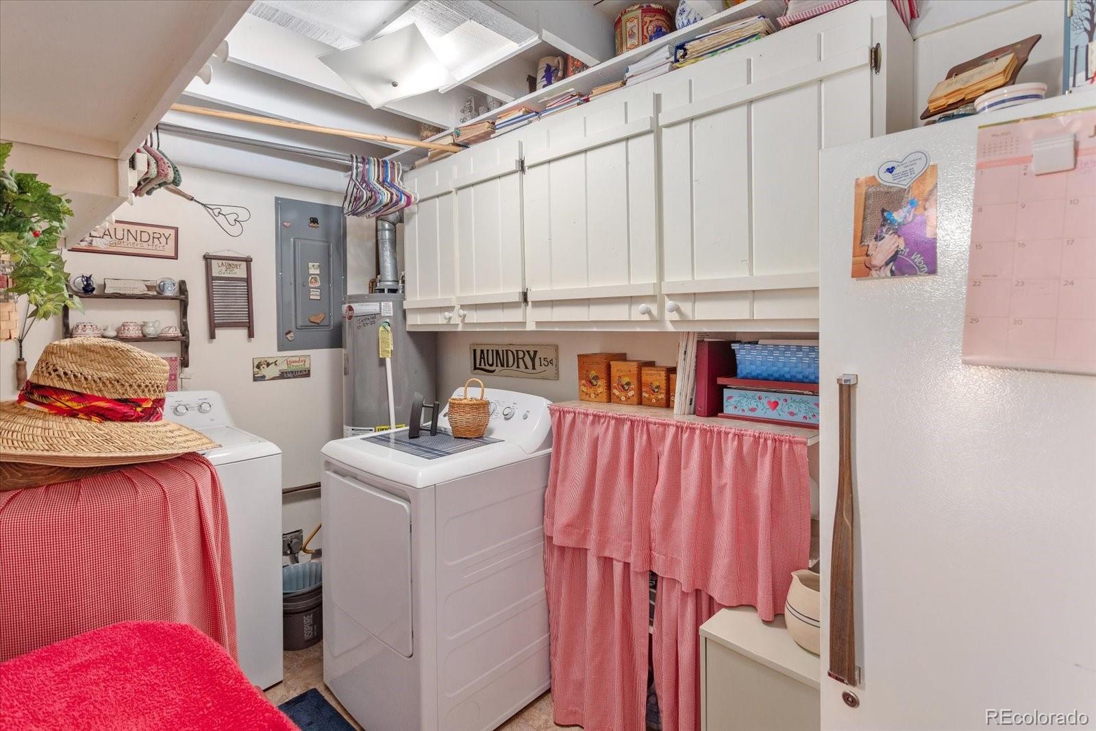 Howard, Colorado, 81233, United States, 3 Bedrooms Bedrooms, ,1 BathroomBathrooms,Residential,For Sale,1980067