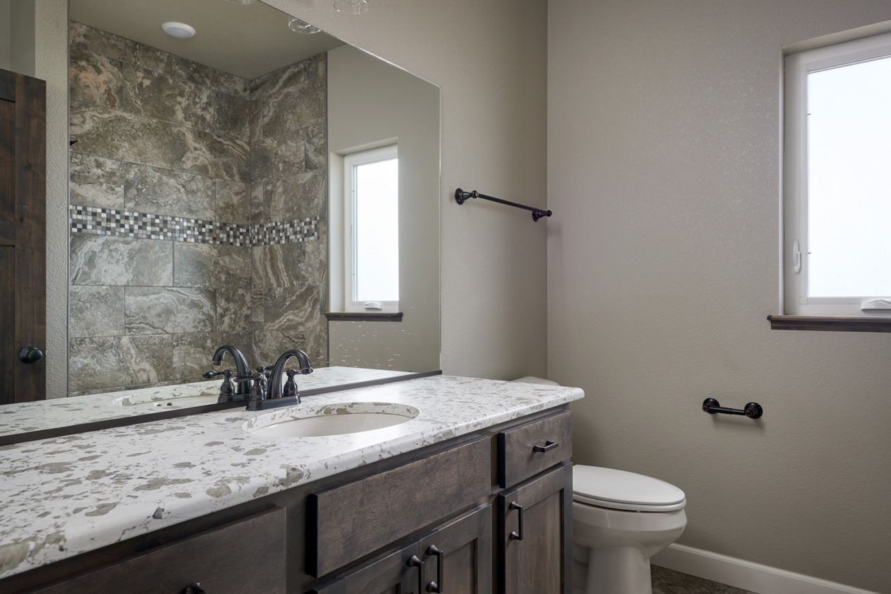 Cheyenne, Wyoming, 82009, United States, 3 Bedrooms Bedrooms, ,2 BathroomsBathrooms,Residential,For Sale,1978031