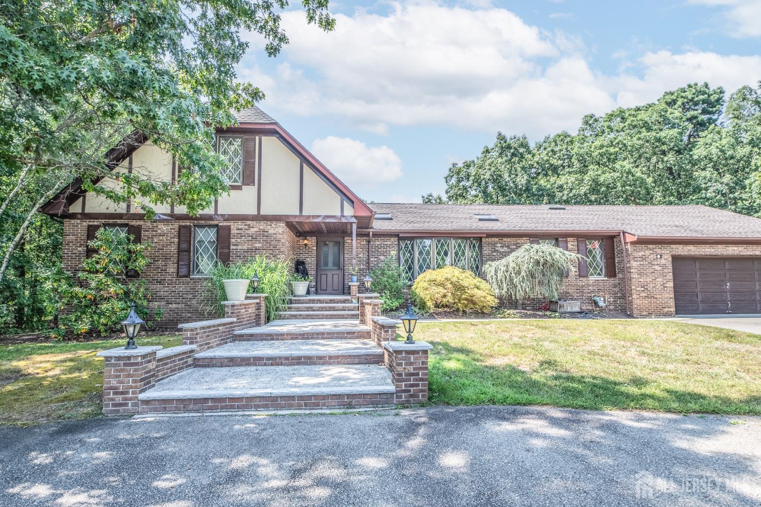 Monroe, New Jersey, 08831, United States, 6 Bedrooms Bedrooms, ,4 BathroomsBathrooms,Residential,For Sale,1916788