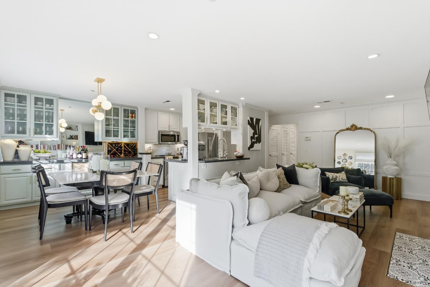 Menlo Park, California, 94025, United States, 1 Bedroom Bedrooms, ,1 BathroomBathrooms,Residential,For Sale,1992903