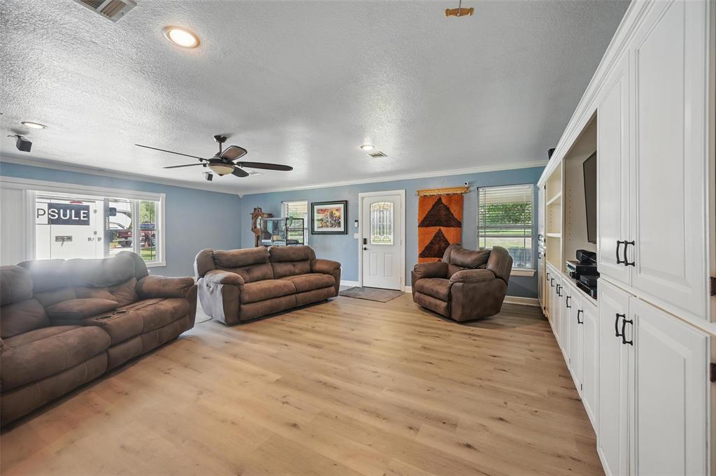 Cleburne, Texas, 76031, United States, 4 Bedrooms Bedrooms, ,4 BathroomsBathrooms,Residential,For Sale,1827195