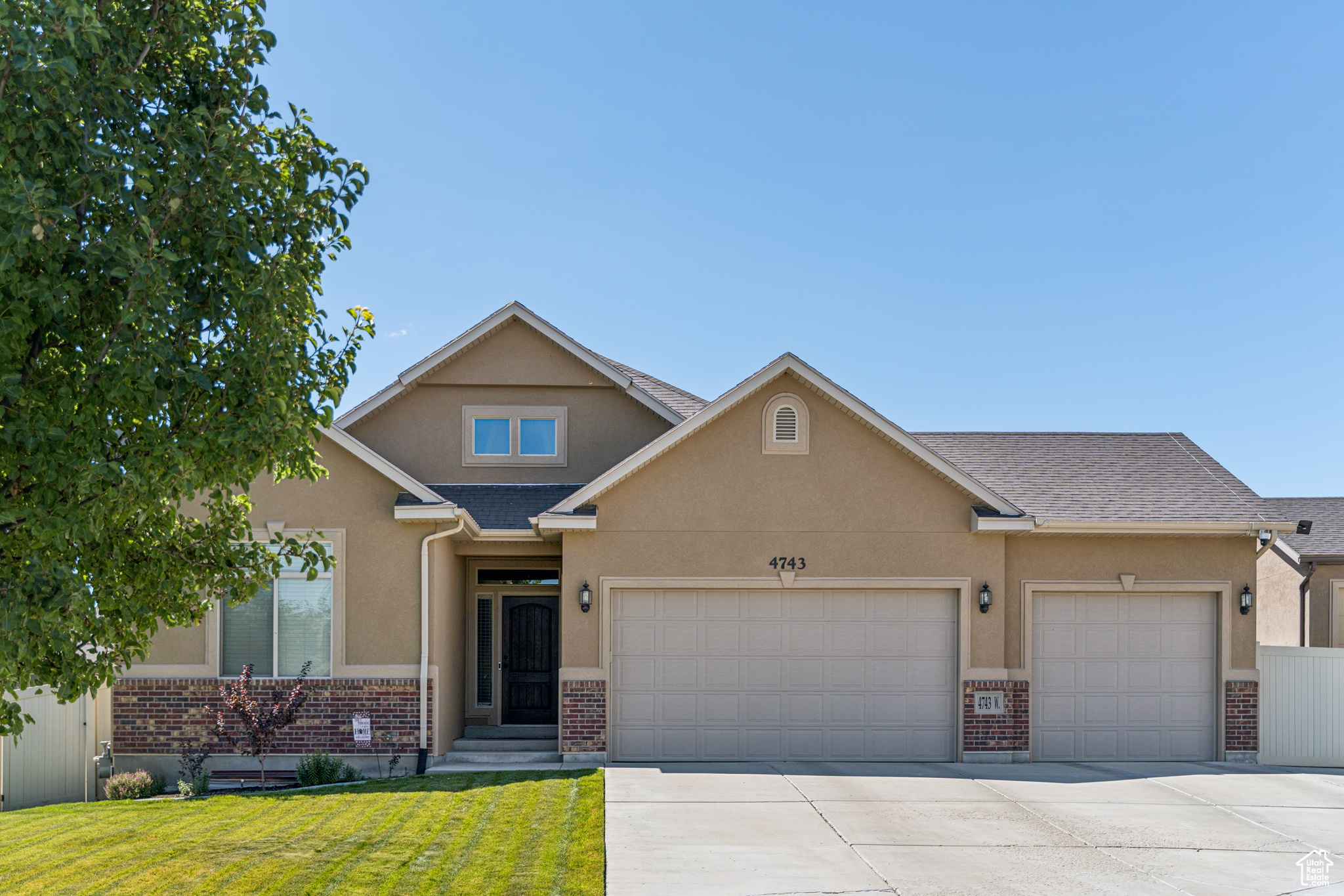 Riverton, Utah, 84096, United States, 4 Bedrooms Bedrooms, ,2 BathroomsBathrooms,Residential,For Sale,1932911