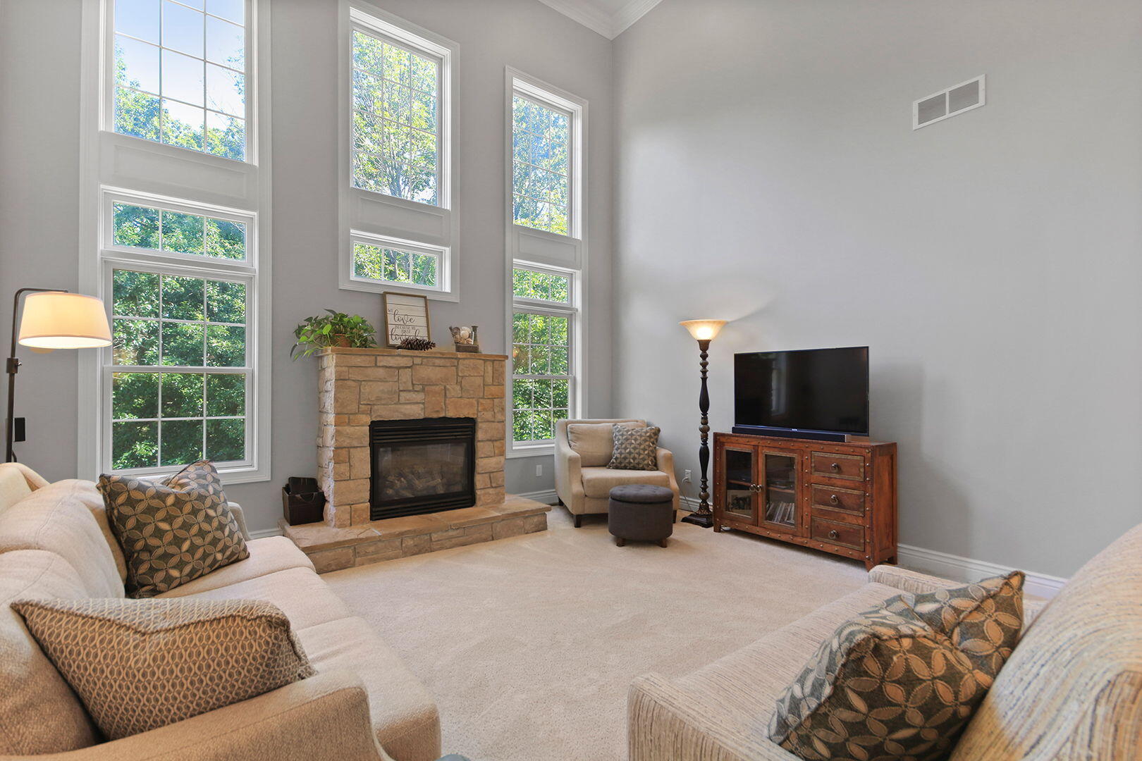 COLUMBIA, Missouri, 65203, United States, 5 Bedrooms Bedrooms, ,4 BathroomsBathrooms,Residential,For Sale,1983136