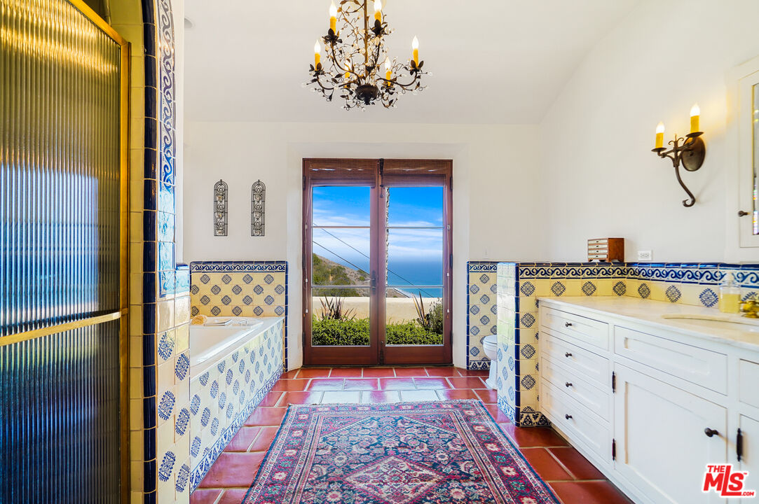 Malibu, California, 90265, United States, 3 Bedrooms Bedrooms, ,4 BathroomsBathrooms,Residential,For Sale,1846867