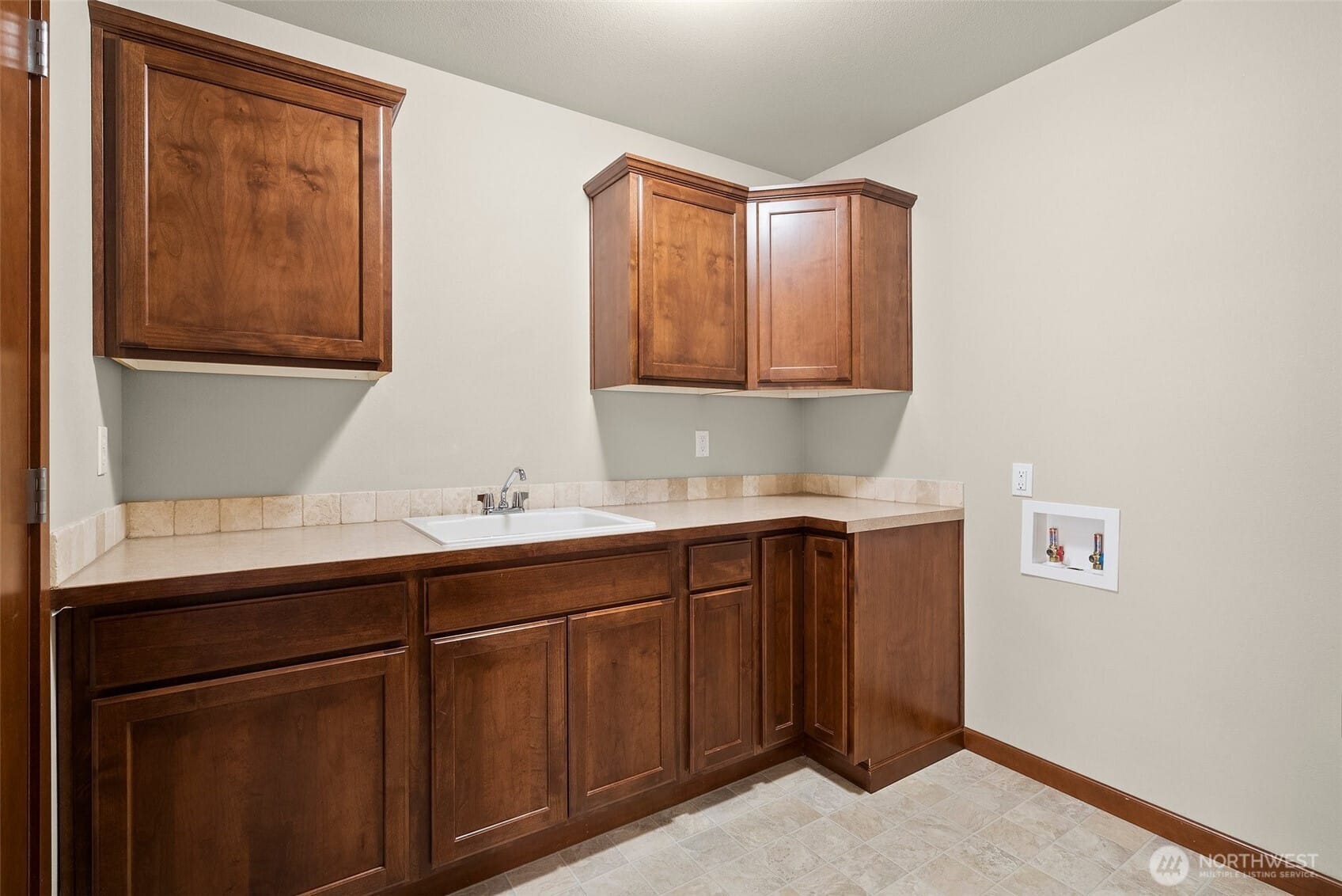 Puyallup, Washington, 98374, United States, 3 Bedrooms Bedrooms, ,3 BathroomsBathrooms,Residential,For Sale,1885383