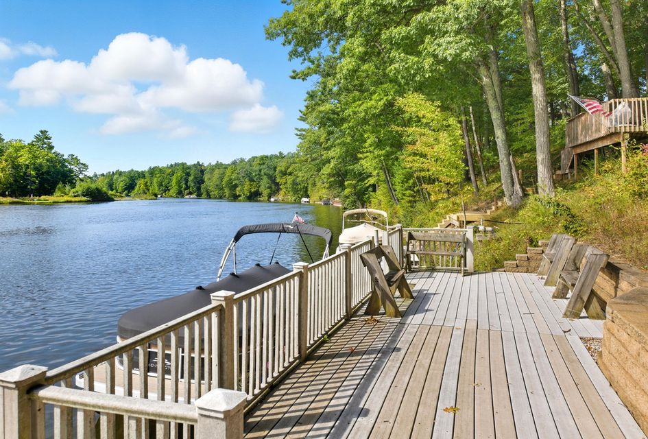 Big Rapids, Michigan, 49307, United States, 3 Bedrooms Bedrooms, ,4 BathroomsBathrooms,Residential,For Sale,1976014