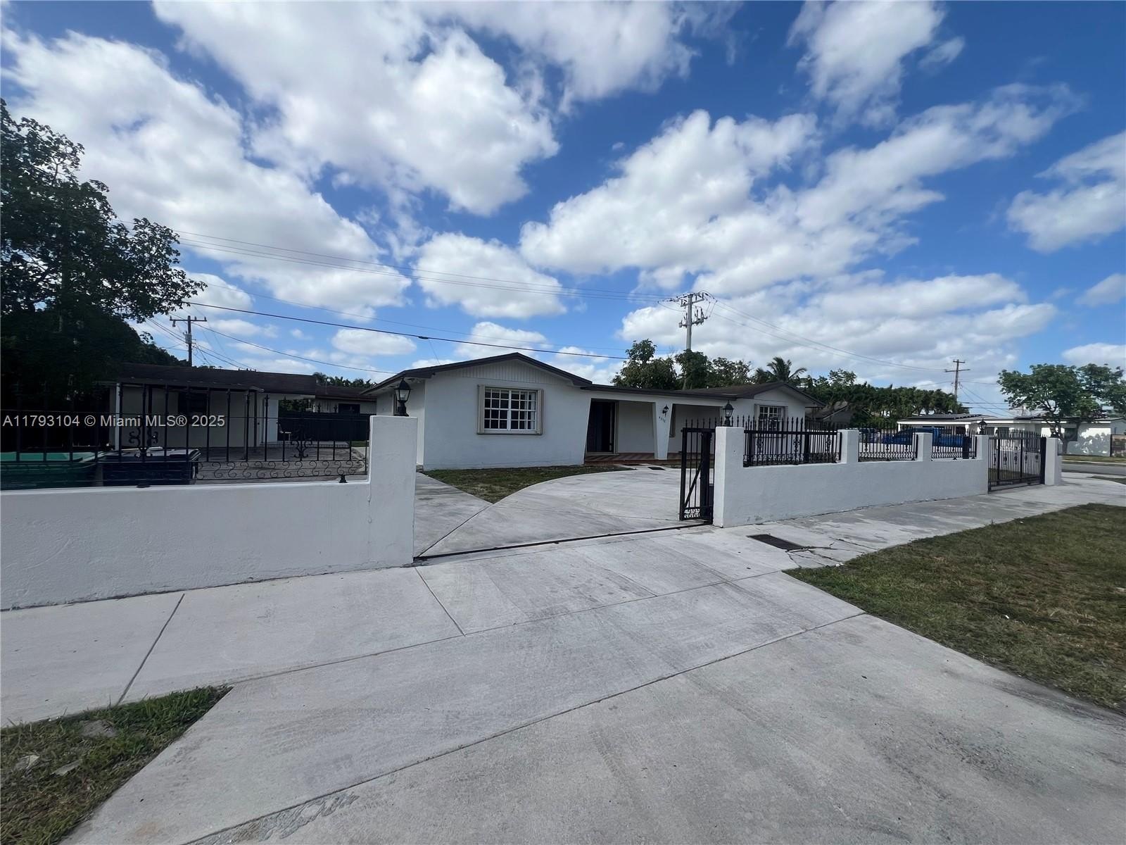 Miami, Florida, 33165, United States, 4 Bedrooms Bedrooms, ,2 BathroomsBathrooms,Residential,For Sale,1936864