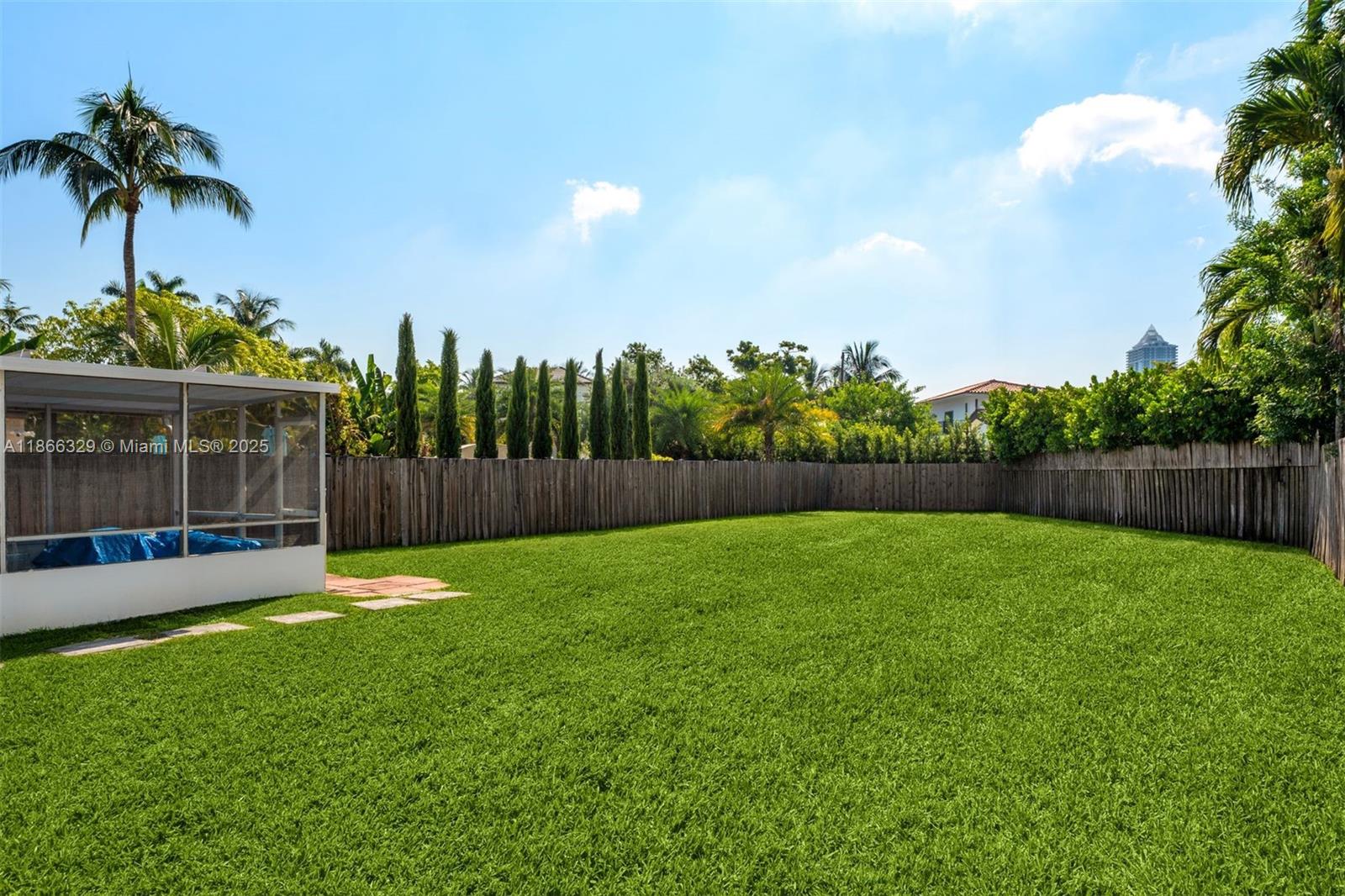 Miami Beach, Florida, 33140, United States, 3 Bedrooms Bedrooms, ,2 BathroomsBathrooms,Residential,For Sale,1934201
