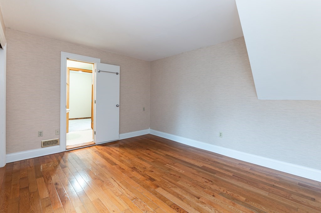 Milford, New Hampshire, 03055, United States, 4 Bedrooms Bedrooms, ,3 BathroomsBathrooms,Residential,For Sale,1862014