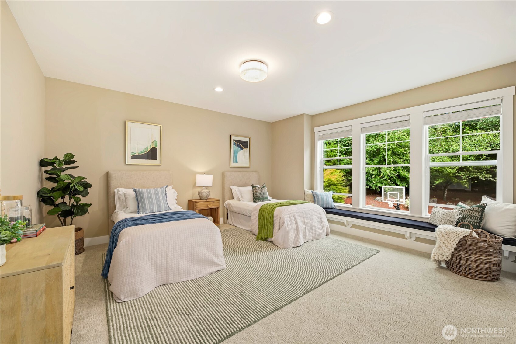 Carnation, Washington, 98014, United States, 5 Bedrooms Bedrooms, ,5 BathroomsBathrooms,Residential,For Sale,1940675