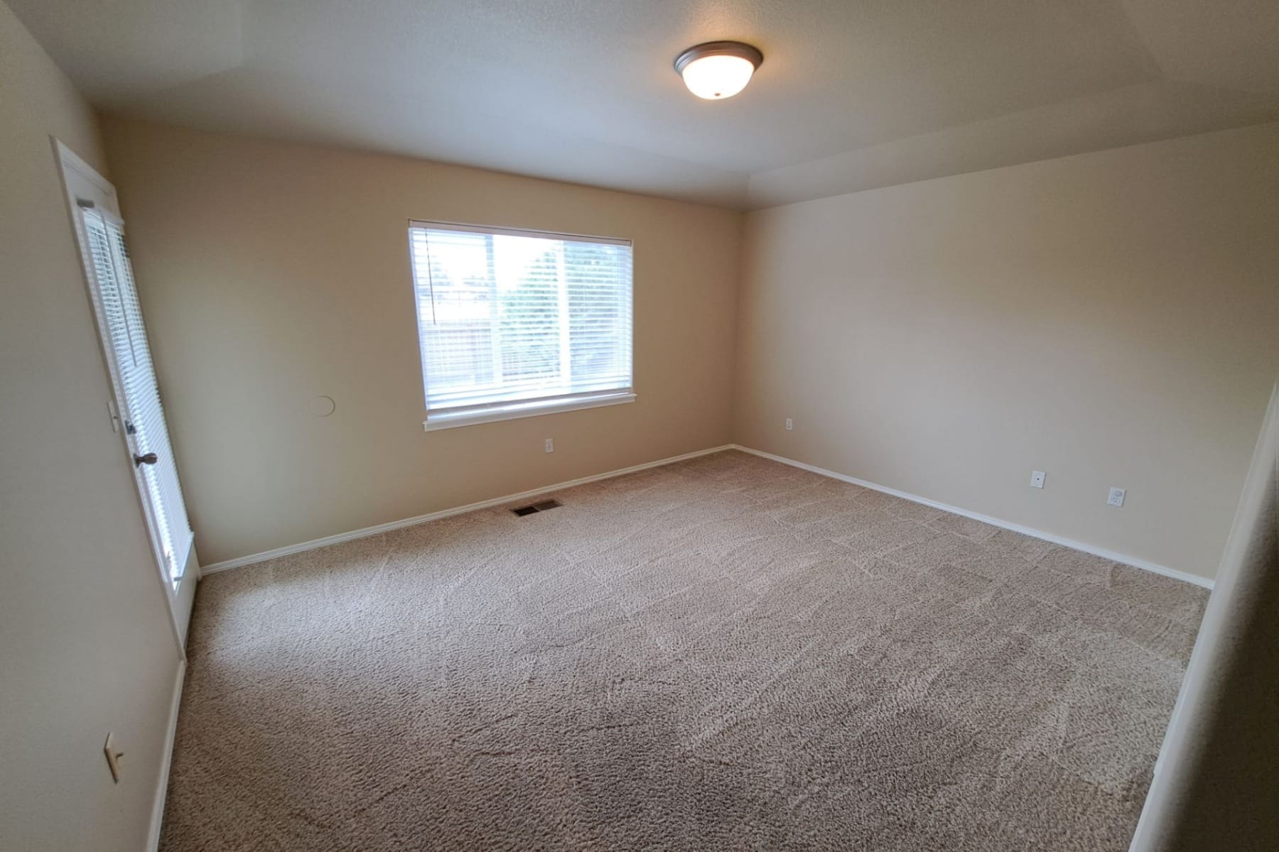  2465 NE 7th Lane Redmond, OR 97756 - 物件實景
