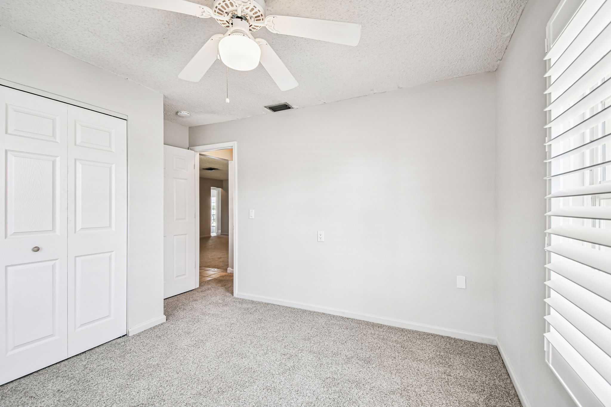 Madeira Beach, Florida, 33708, United States, 4 Bedrooms Bedrooms, ,2 BathroomsBathrooms,Residential,For Sale,2005483