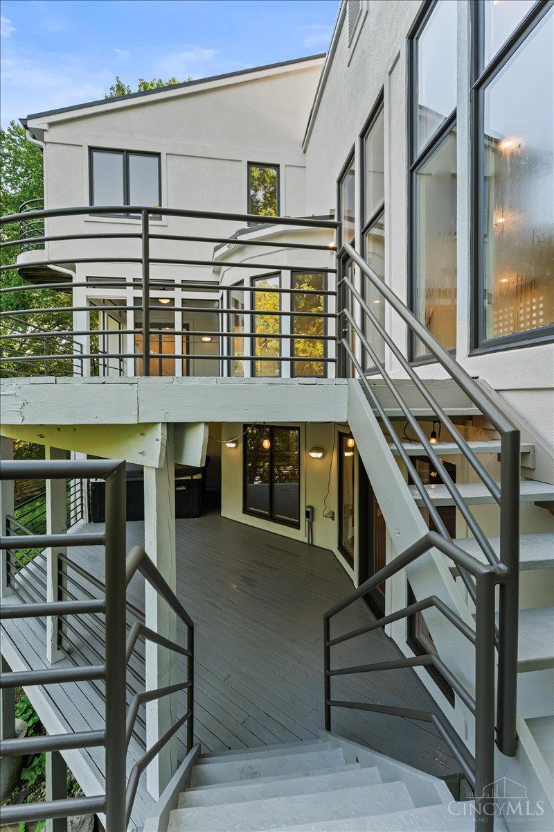 Cincinnati, Ohio, 45226, United States, 4 Bedrooms Bedrooms, ,4 BathroomsBathrooms,Residential,For Sale,1912021