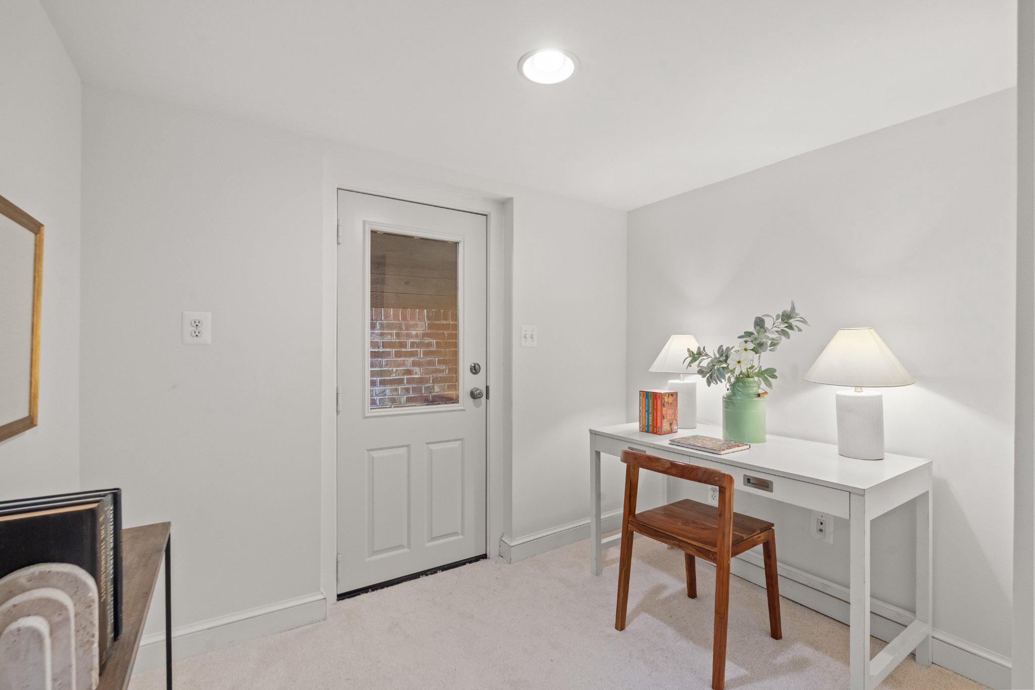  315 E Mount Ida Avenue, Alexandria, VA, 22301 - 物件實景