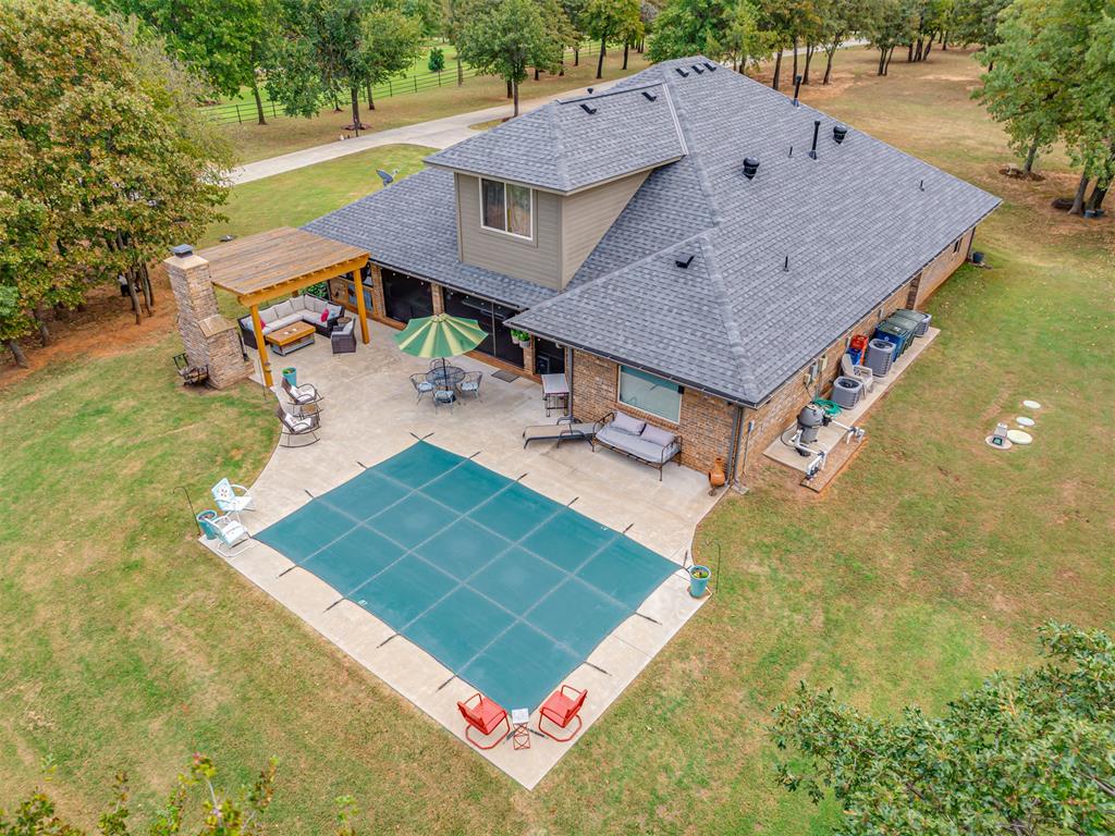 Jones, Oklahoma, 73049, United States, 4 Bedrooms Bedrooms, ,5 BathroomsBathrooms,Residential,For Sale,1987099