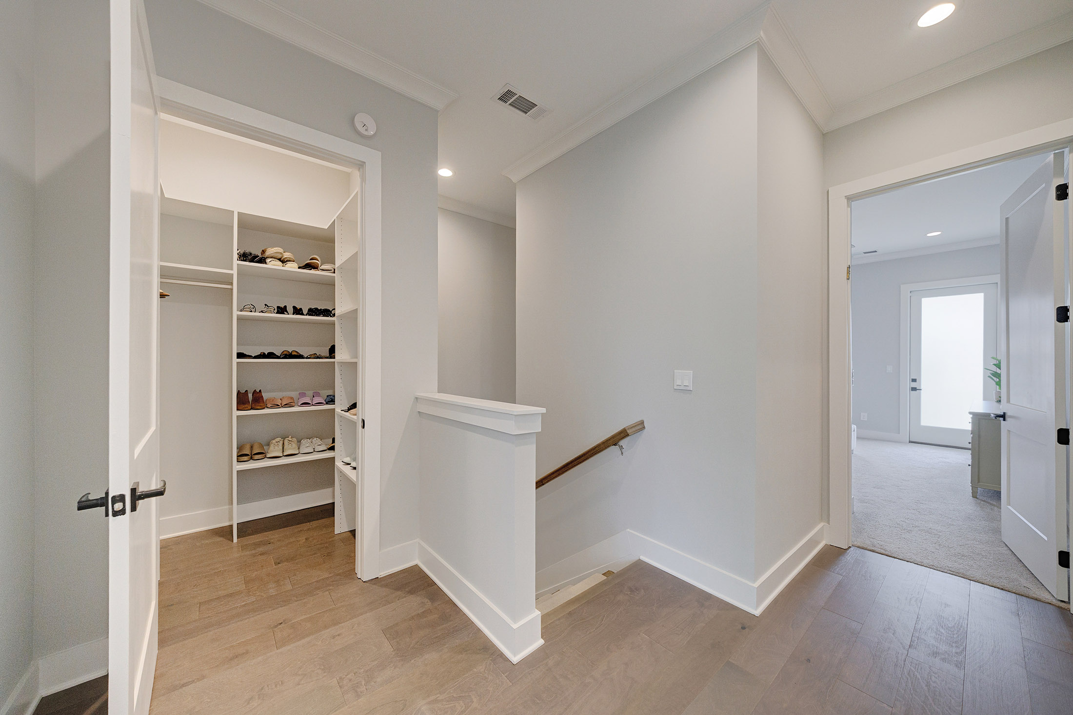  Sophisticated Design With Thoughtfully Curated Finishes - 物件實景