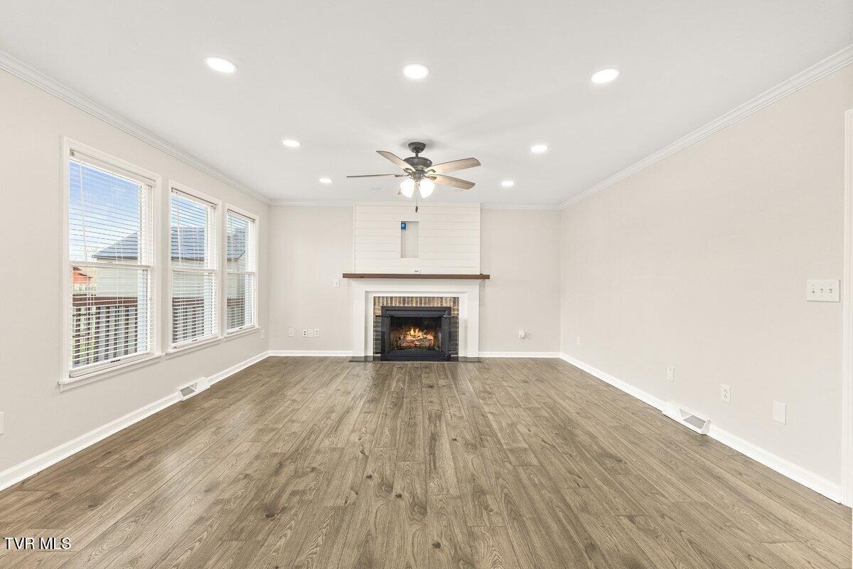 Gray, Tennessee, 37615, United States, 4 Bedrooms Bedrooms, ,3 BathroomsBathrooms,Residential,For Sale,1979136