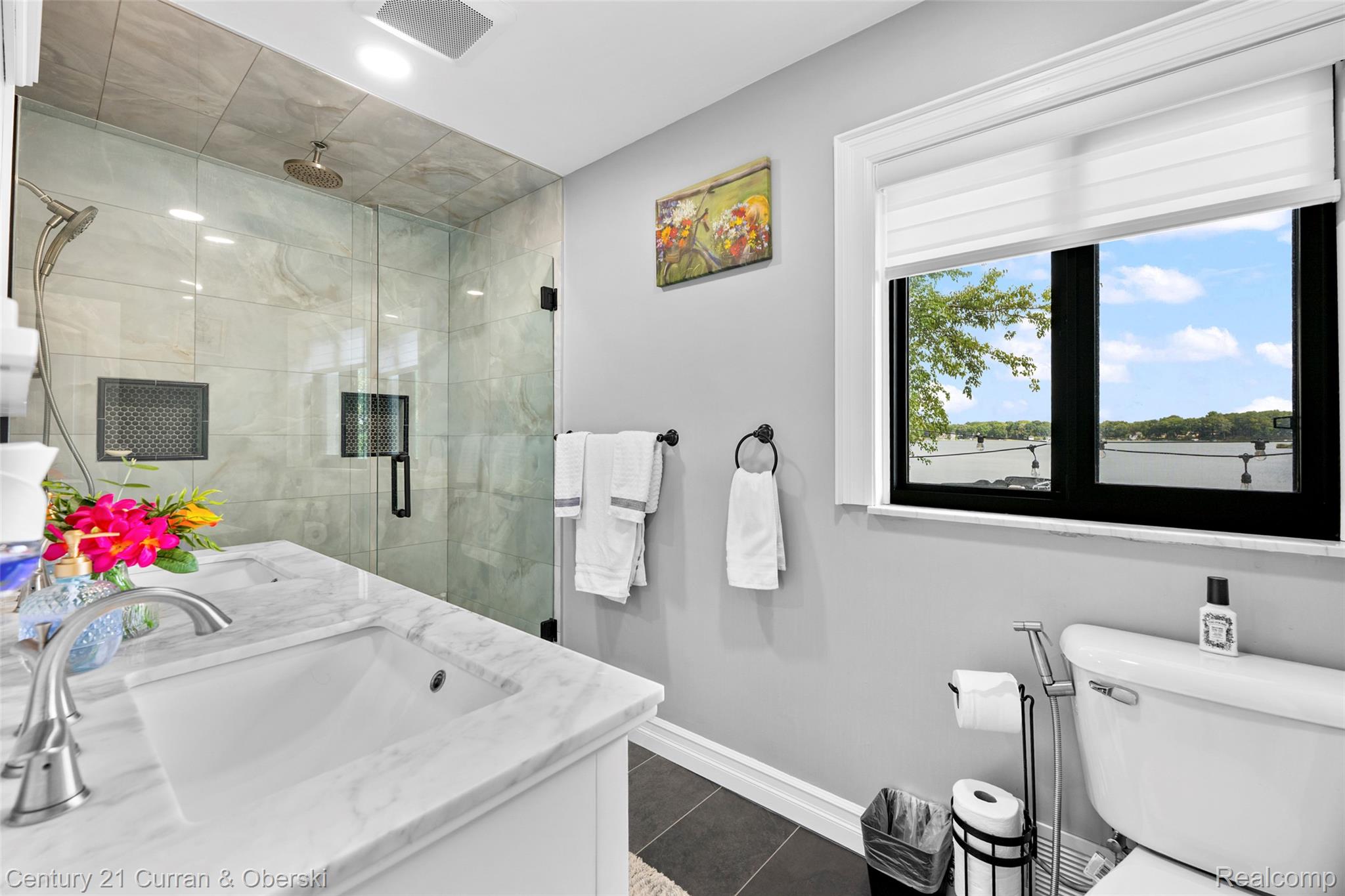 Waterford Charter Township, Michigan, 48329, United States, 3 Bedrooms Bedrooms, ,3 BathroomsBathrooms,Residential,For Sale,1943909