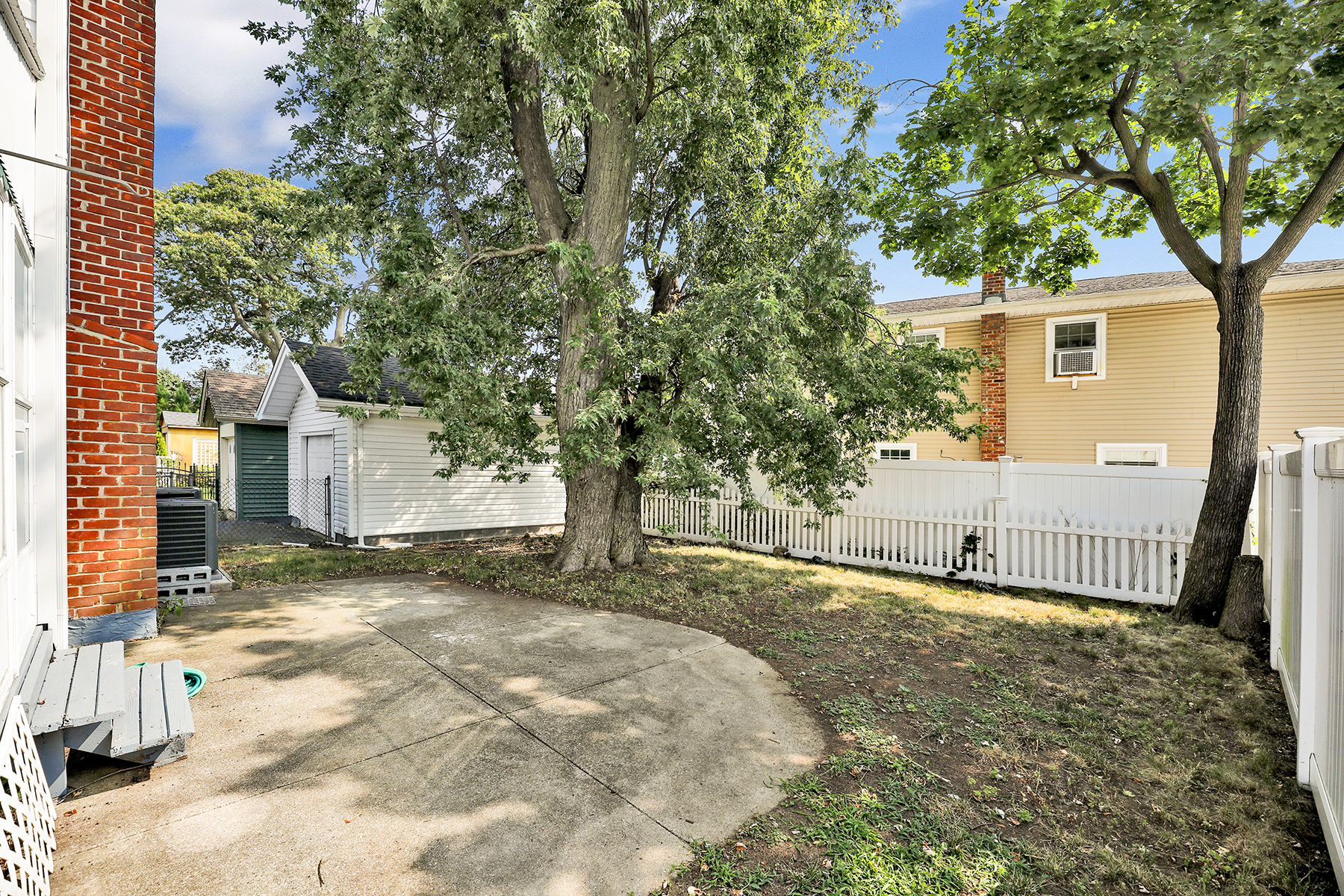 Oceanside, New York, 11572, United States, 5 Bedrooms Bedrooms, ,3 BathroomsBathrooms,Residential,For Sale,1914667