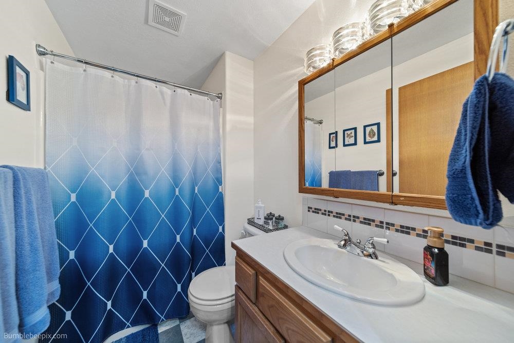 Newman Lake, Washington, 99025, United States, 4 Bedrooms Bedrooms, ,2 BathroomsBathrooms,Residential,For Sale,1987329