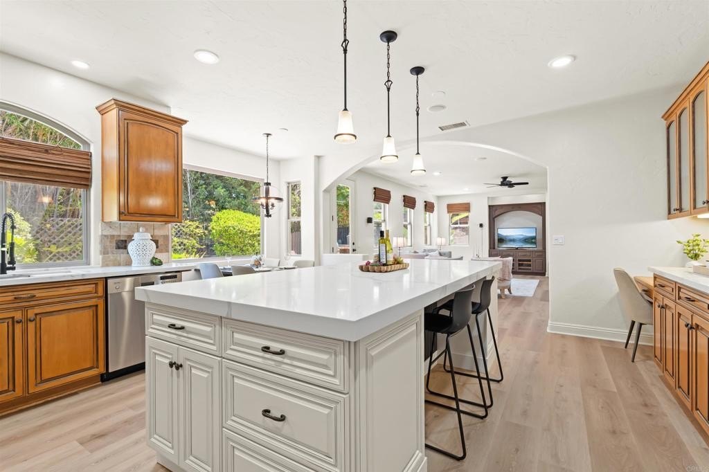 Chula Vista, California, 91910, United States, 5 Bedrooms Bedrooms, ,6 BathroomsBathrooms,Residential,For Sale,1996956