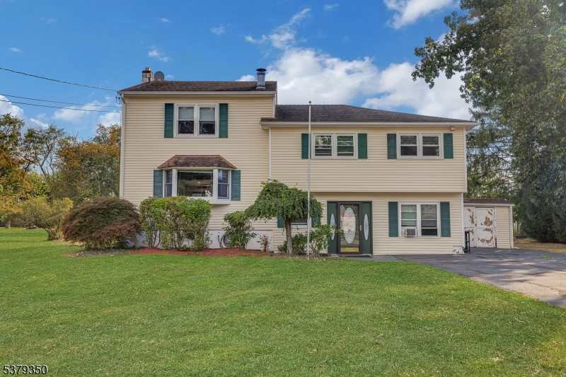 Mount Olive Twp., New Jersey, 07840, United States, 5 Bedrooms Bedrooms, ,4 BathroomsBathrooms,Residential,For Sale,2002933