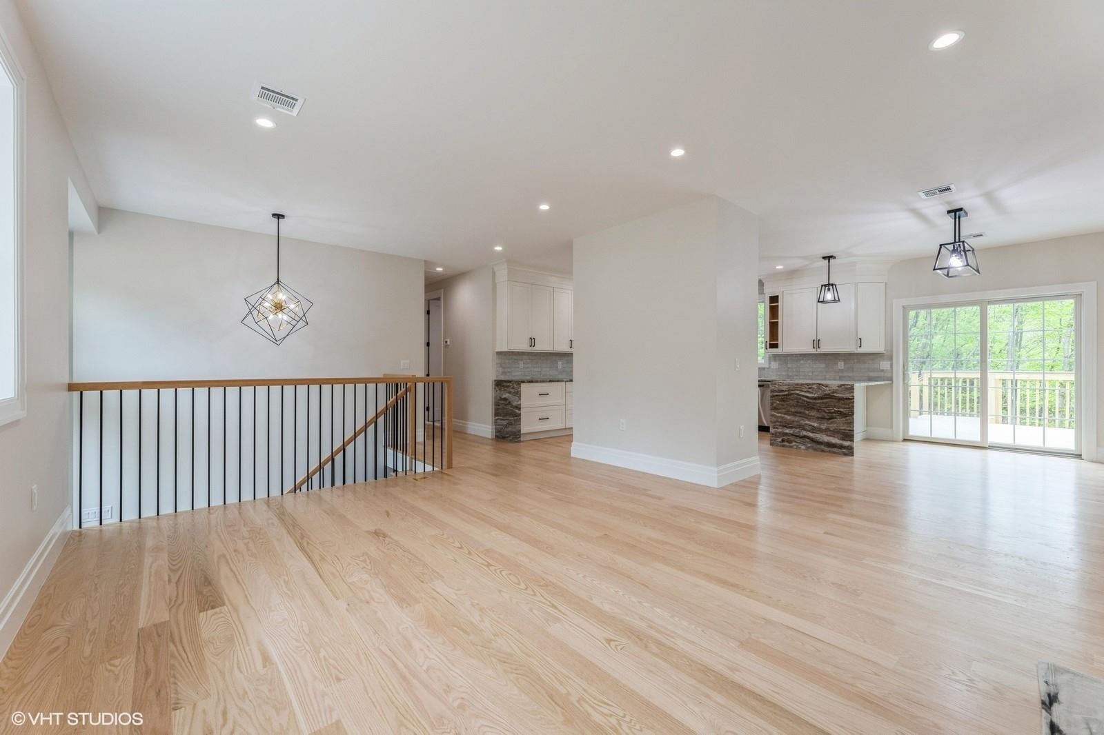 Valley Cottage, New York, 10989, United States, 4 Bedrooms Bedrooms, ,3 BathroomsBathrooms,Residential,For Sale,1823419