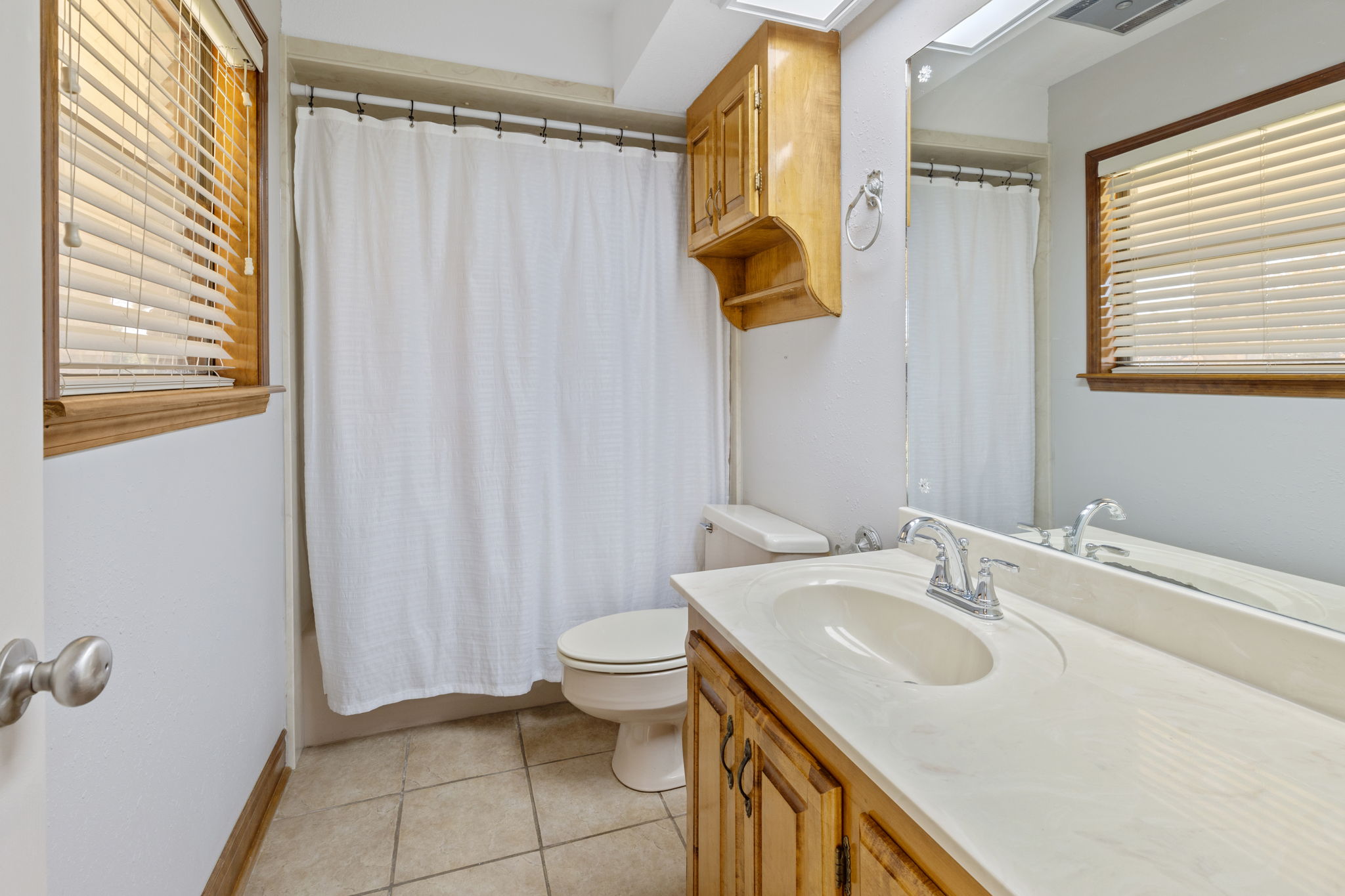 Lake Charles, Louisiana, 70601, United States, 4 Bedrooms Bedrooms, ,3 BathroomsBathrooms,Residential,For Sale,2005290