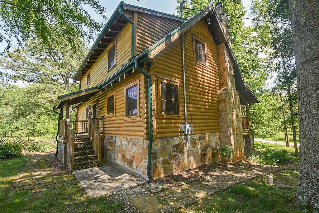 Sevierville, Tennessee, 37876, United States, 2 Bedrooms Bedrooms, ,2 BathroomsBathrooms,Residential,For Sale,1976513