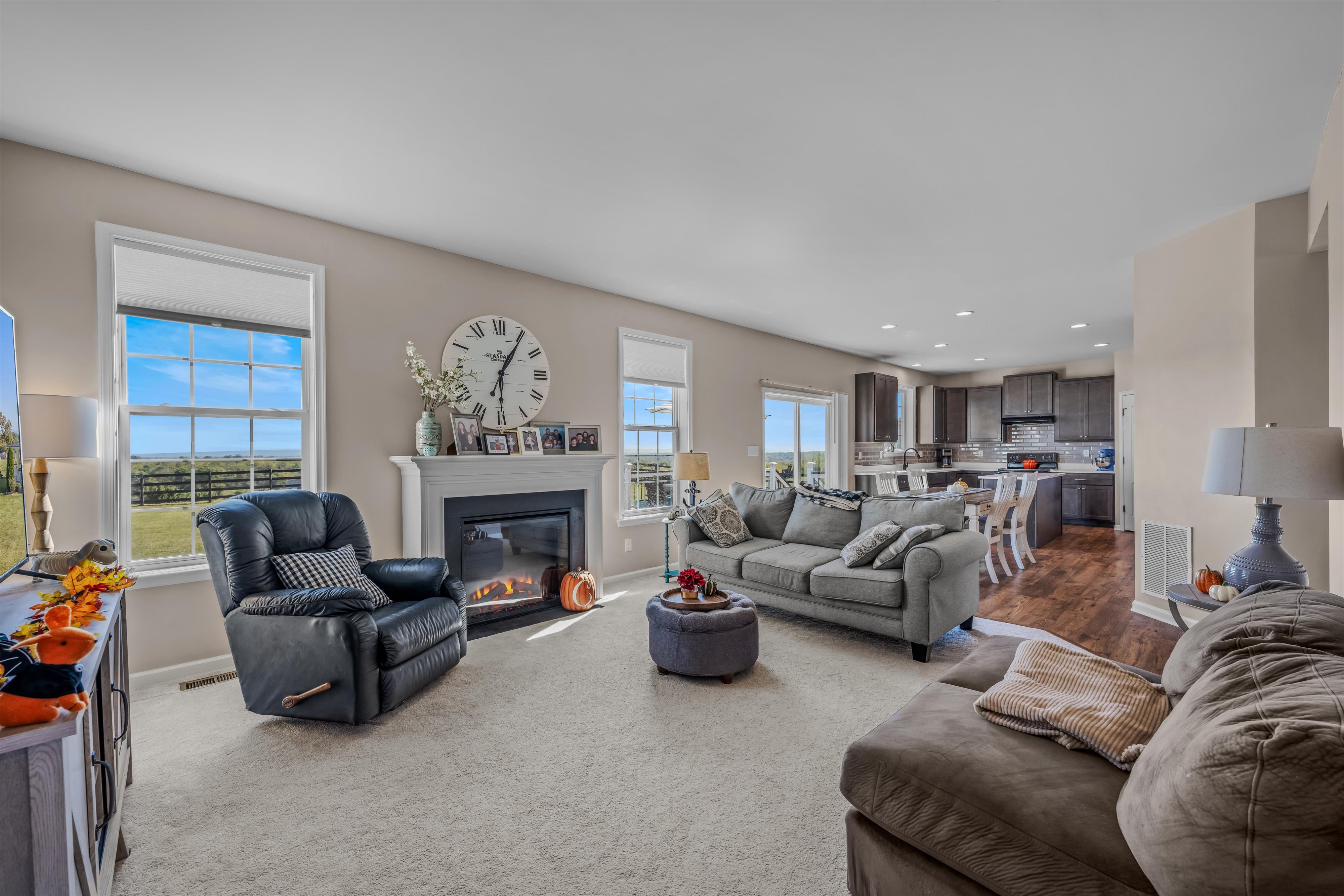 Matinsburg, West Virginia, 25403, United States, 4 Bedrooms Bedrooms, ,Residential,For Sale,1977883