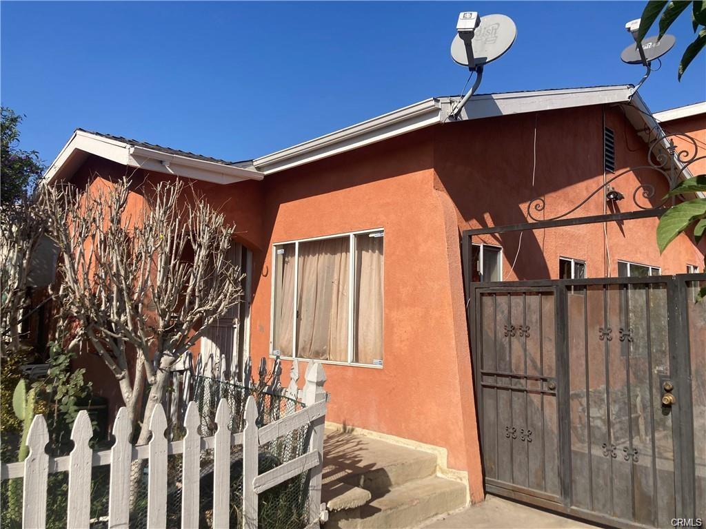 Huntington Park, California, 90255, United States, 4 Bedrooms Bedrooms, ,Residential,For Sale,1978486