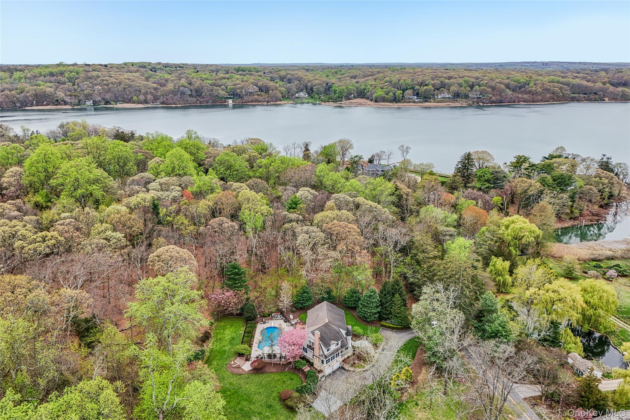  76 Harbor Road, Head Of The Harbor, NY, 11780 - 物件實景