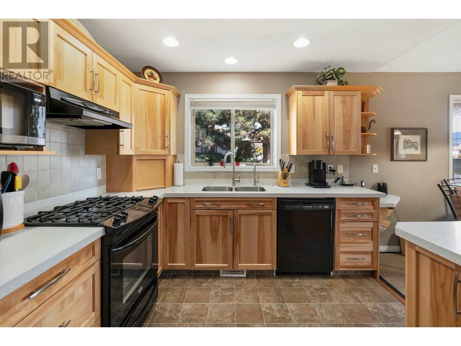 KELOWNA, British Columbia, V1V 1Z4, CA, 2 Bedrooms Bedrooms, ,2 BathroomsBathrooms,Residential,For Sale,1960931